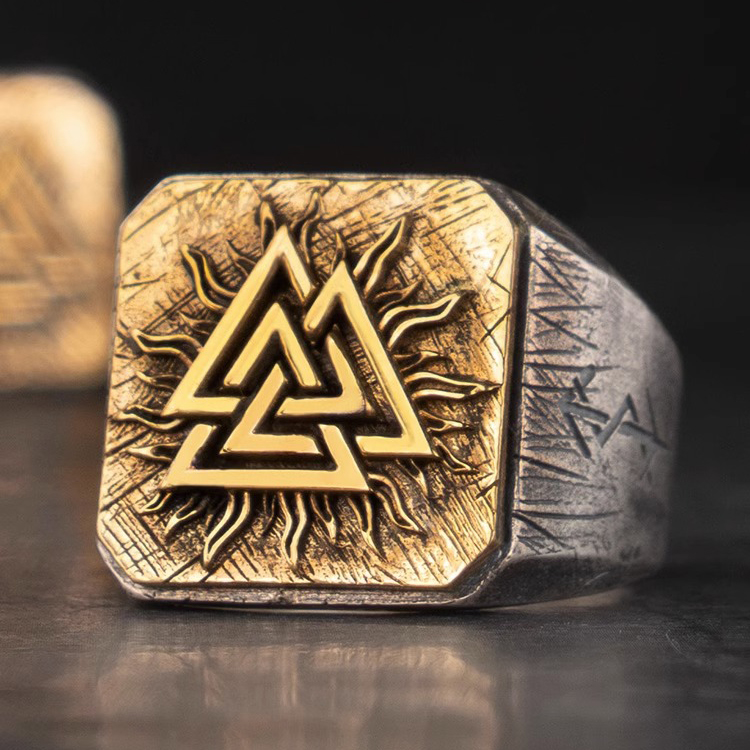 Bague Viking le Valknut Solaire — vue 2