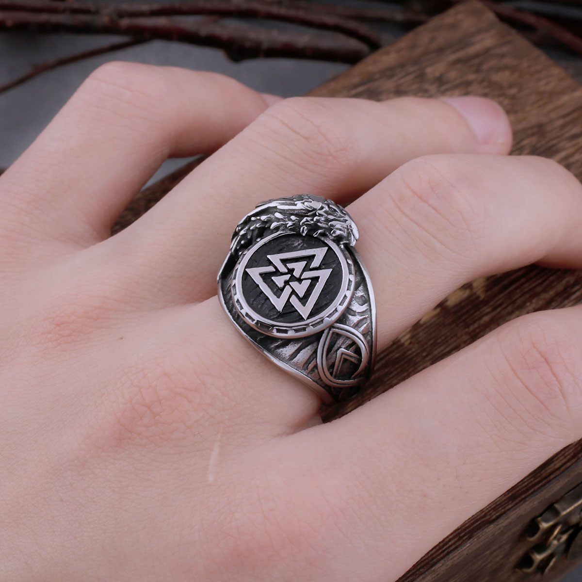 Bague viking symbole Valknut — vue 3