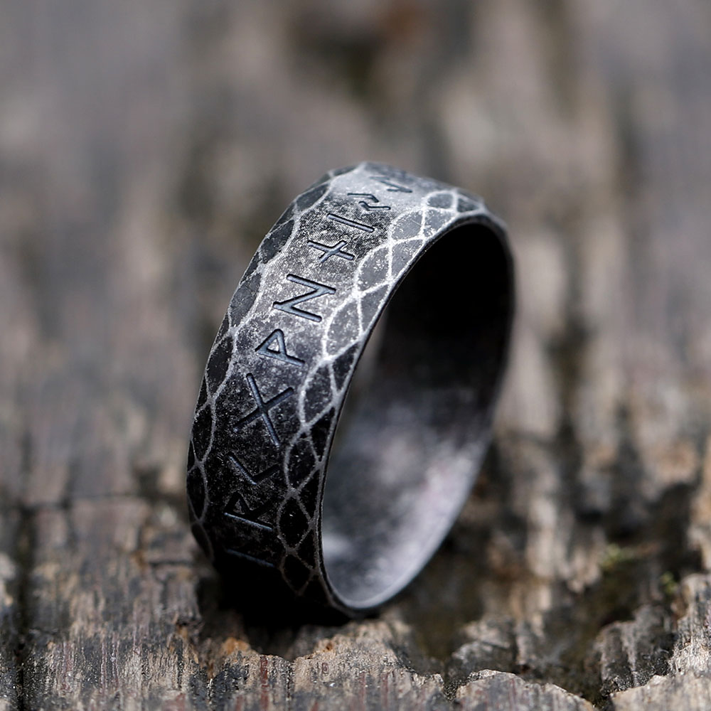 Bague viking rune odin noir