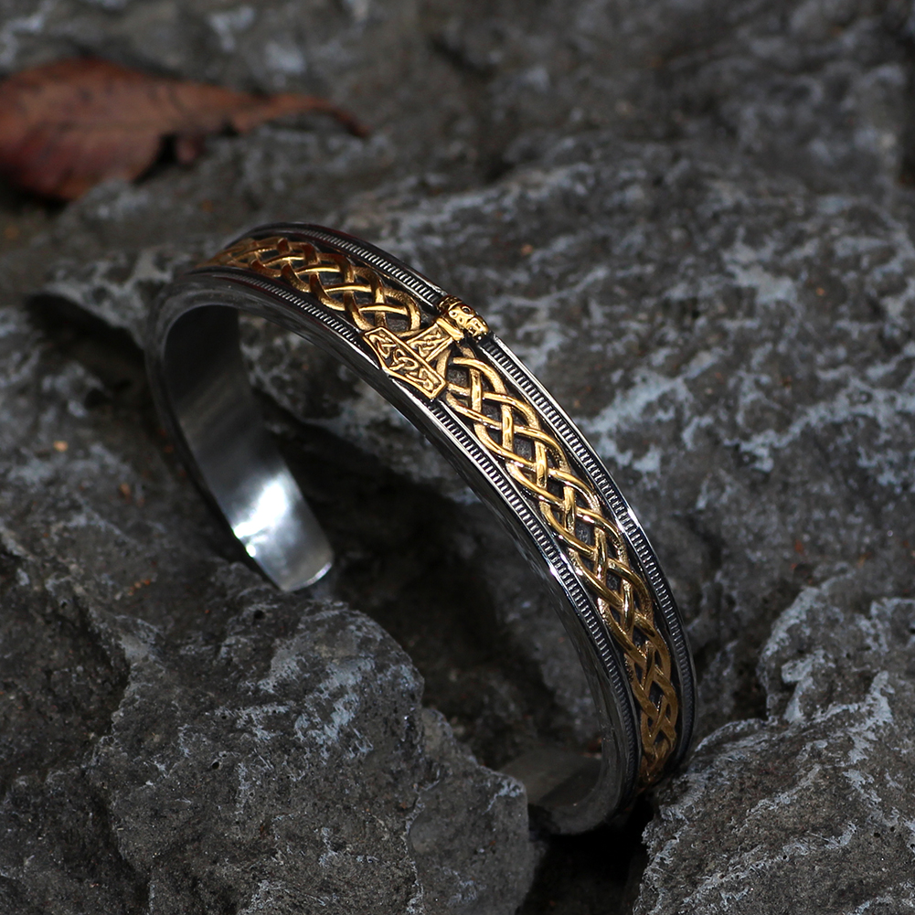 Bracelet Viking porteur du Mjolnir doré — vue 2