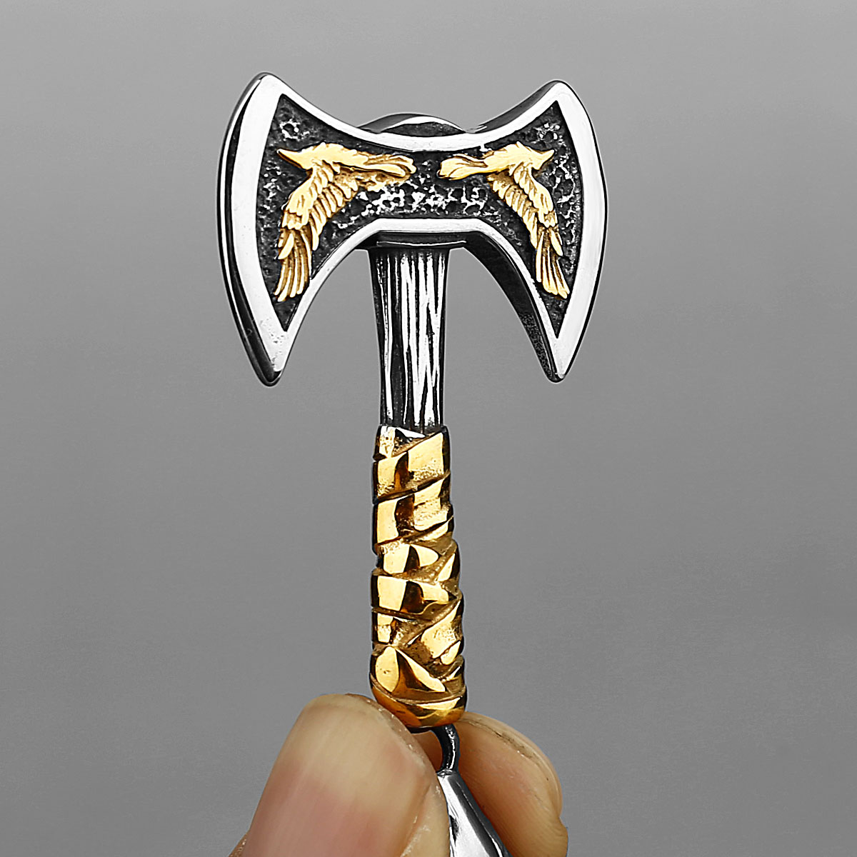 Collier Viking Amulette hache d'odin doré — vue 2