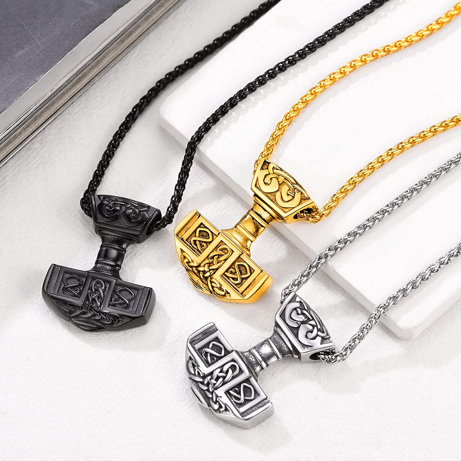 Collier Viking Marteau de Thor doré — vue 2