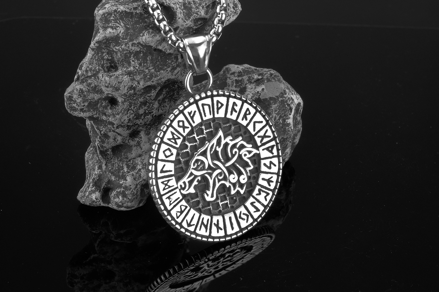 Collier Viking Rune de Fenrir argenté
