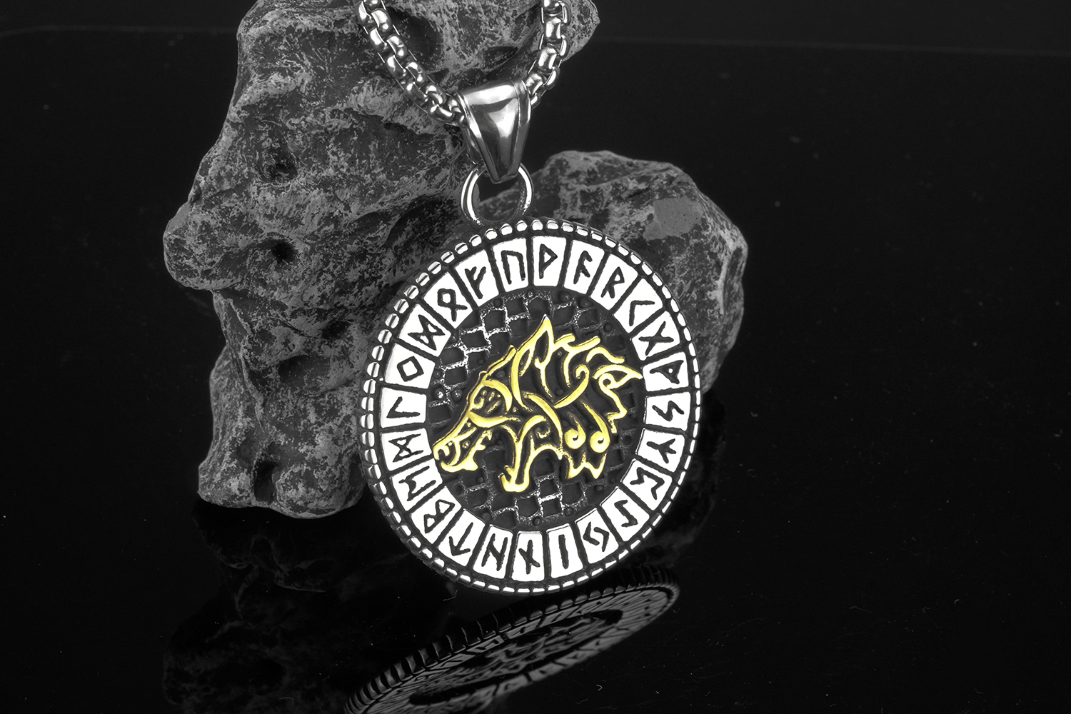Collier Viking Rune de Fenrir doré