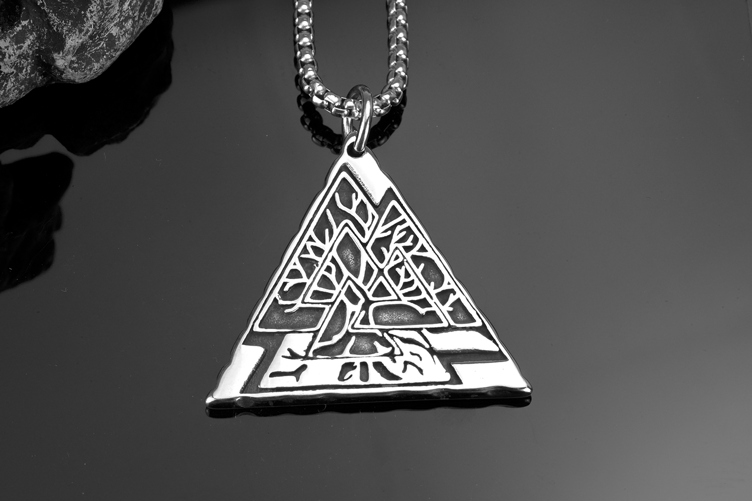 Collier Viking avec Pendentif Yggdrasil Valknut — vue 3