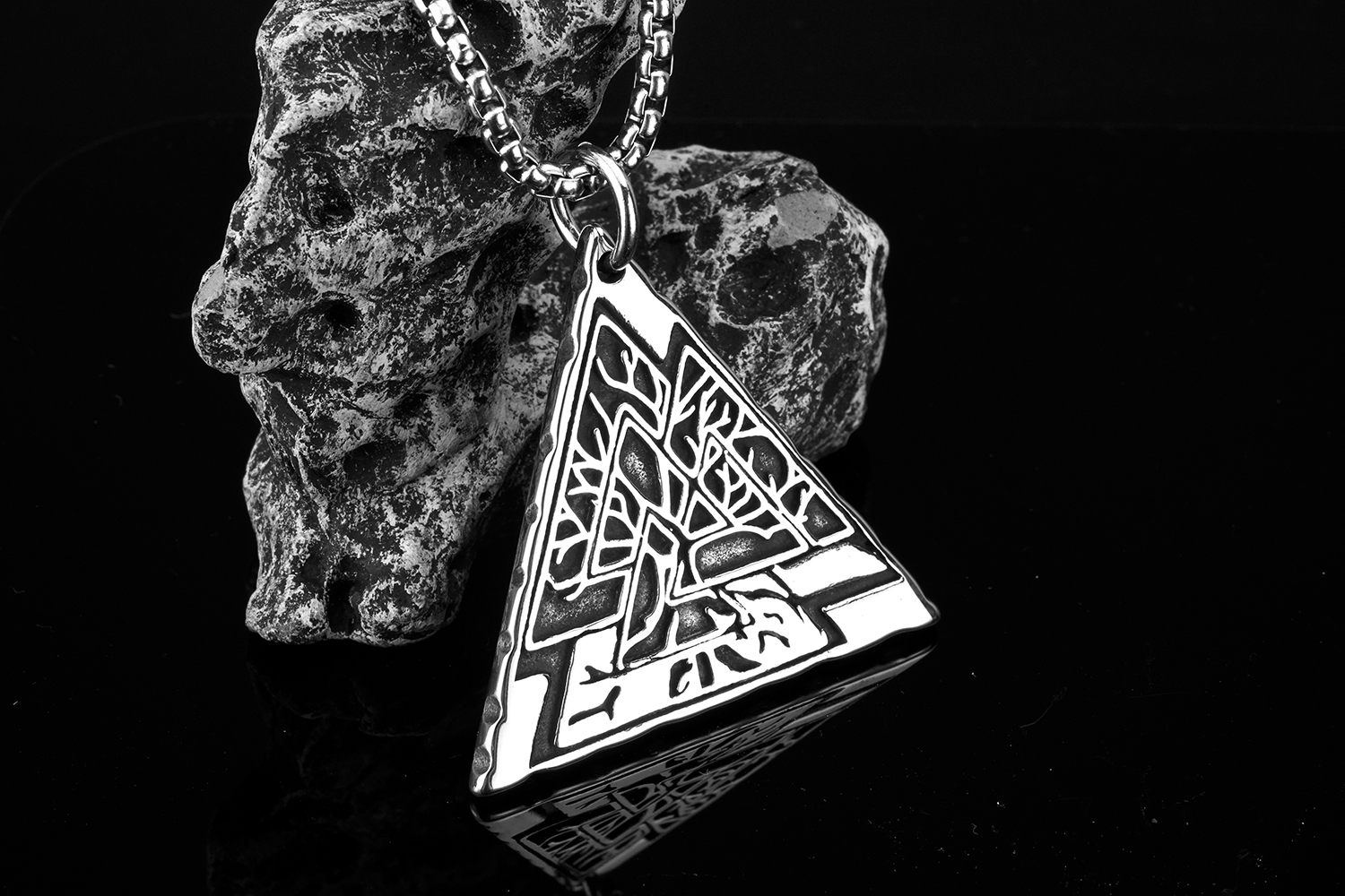 Collier Viking avec Pendentif Yggdrasil Valknut