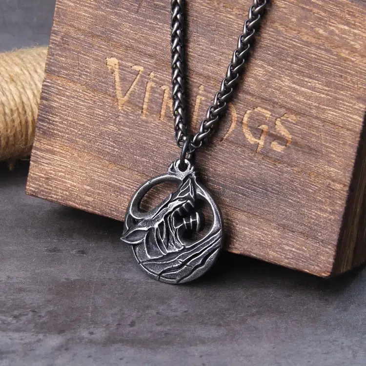Collier Viking tête de Fenrir vintage