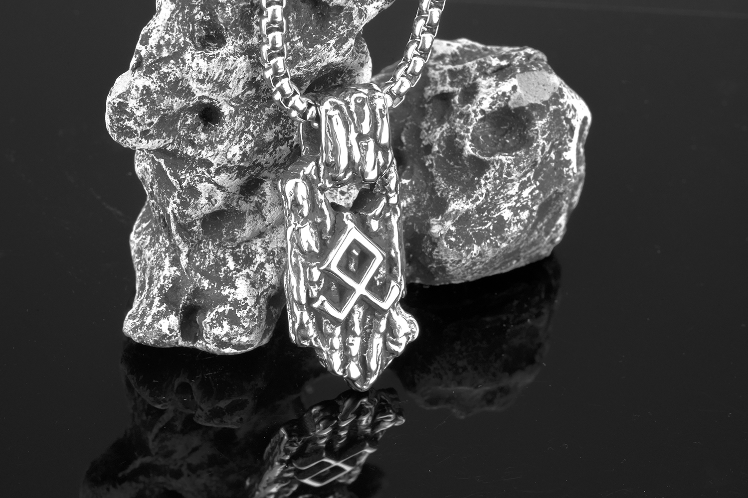 Collier viking rune Othala argenté — vue 2
