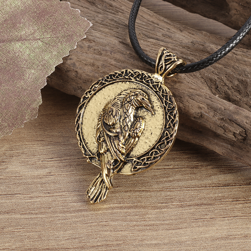 Collier viking corbeau d'Odin doré — vue 2