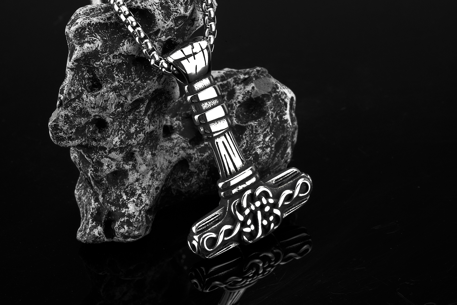 Collier viking du maître de la foudre argenté