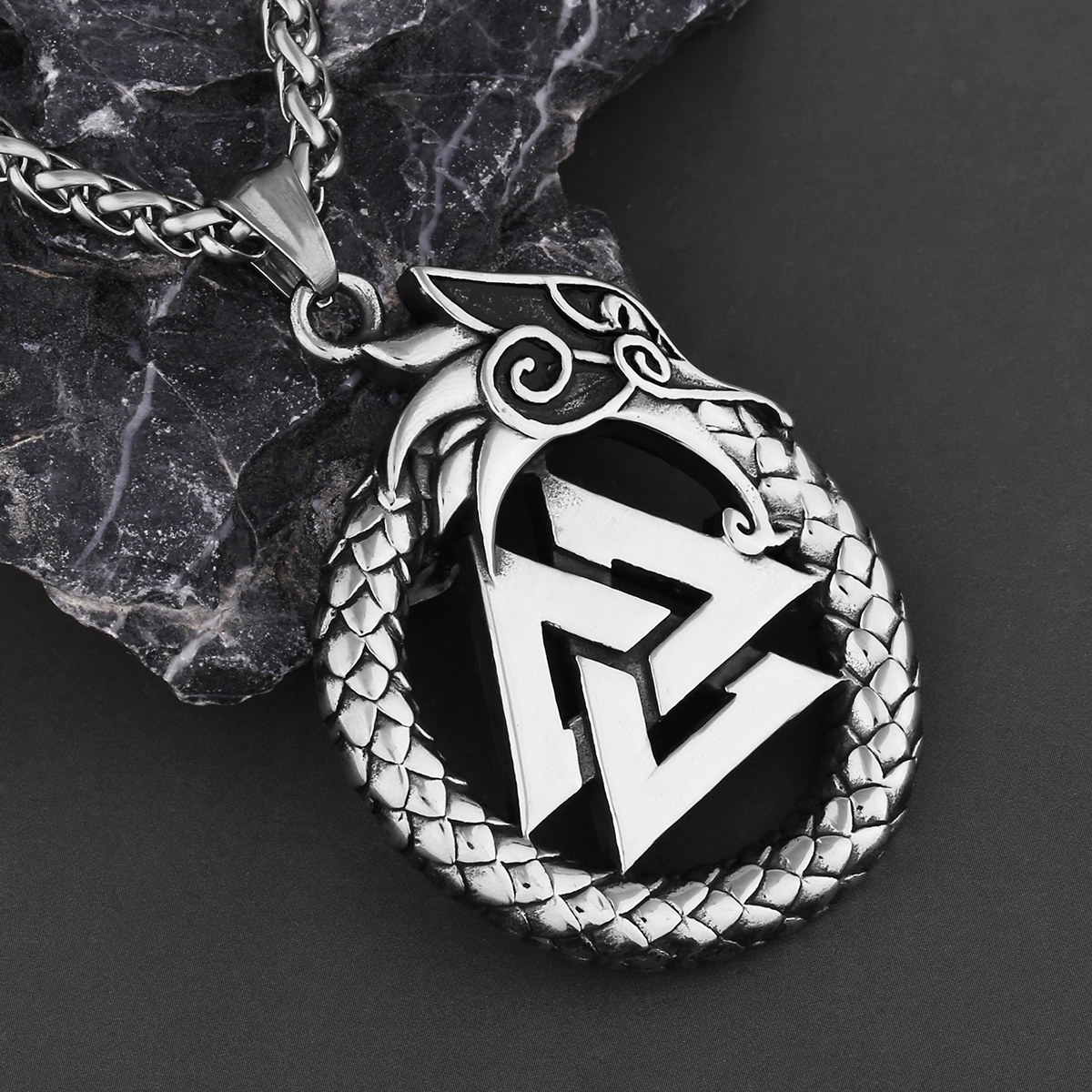 Collier viking valeureux combattant