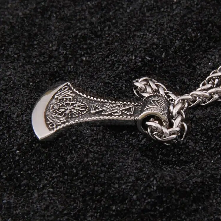 Pendentif viking Hache du Voyageur — vue 3