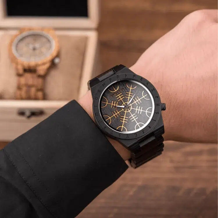 Montre en bois foncé Aegishjalmur — vue 2