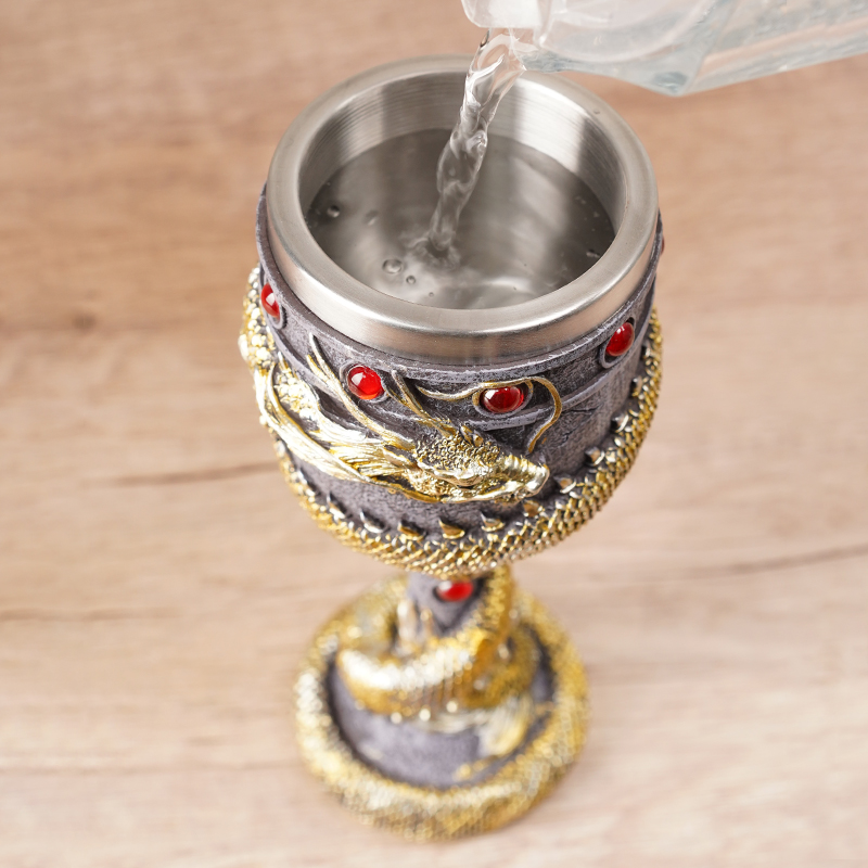Verre viking dragon doré — vue 2