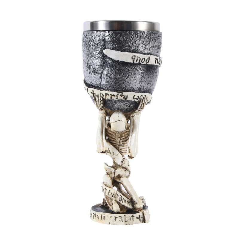 Verre viking squelette
