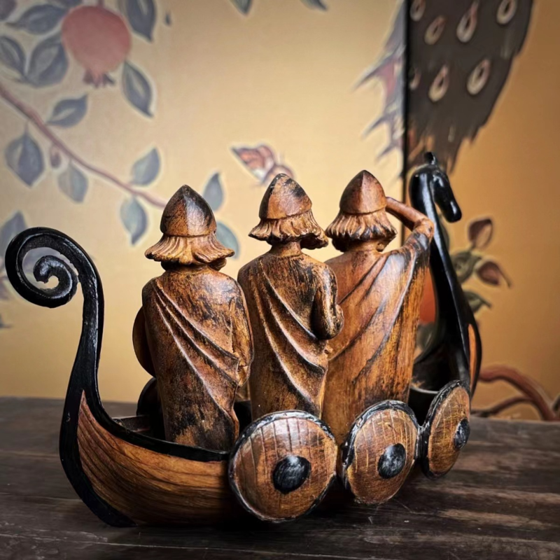 Statuette viking en bois drakkar — vue 3