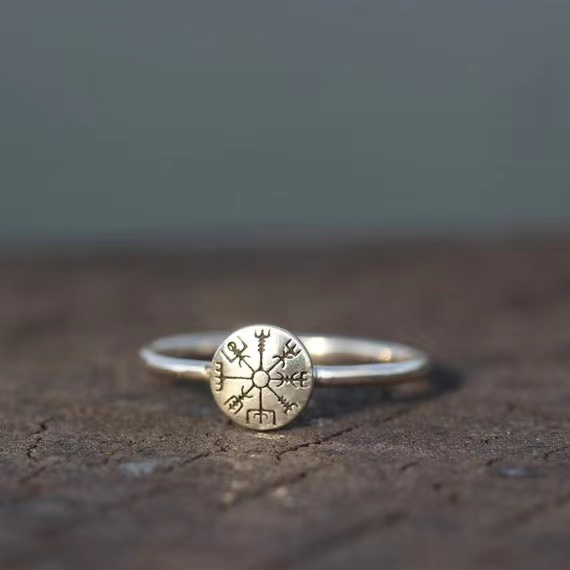 Bague viking en forme de bouclier — vue 3
