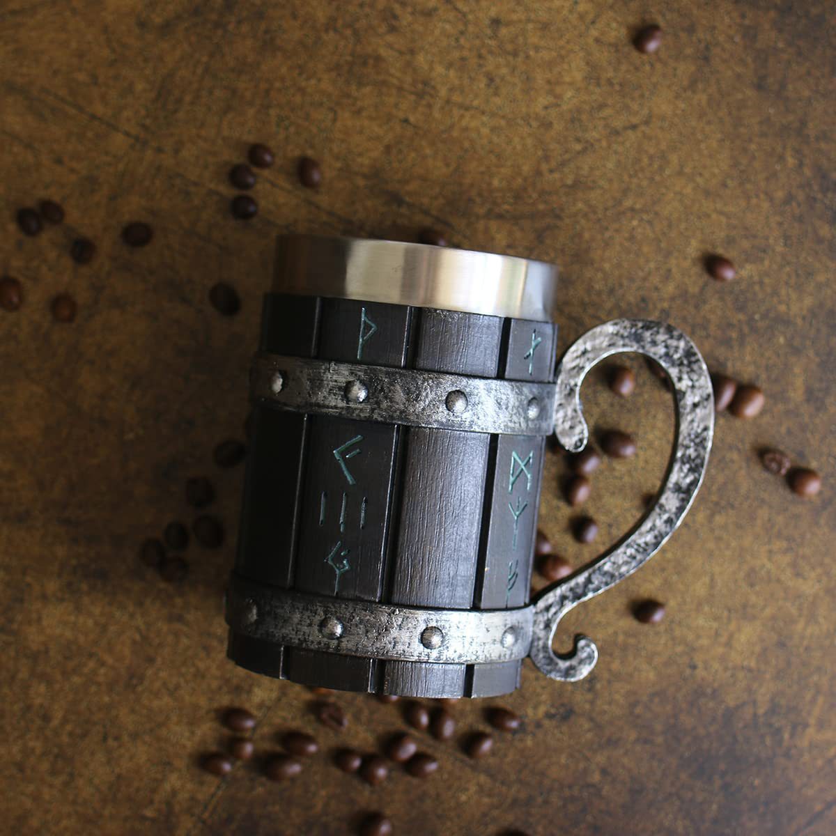 Chope viking porteuse de rune nordique — vue 3