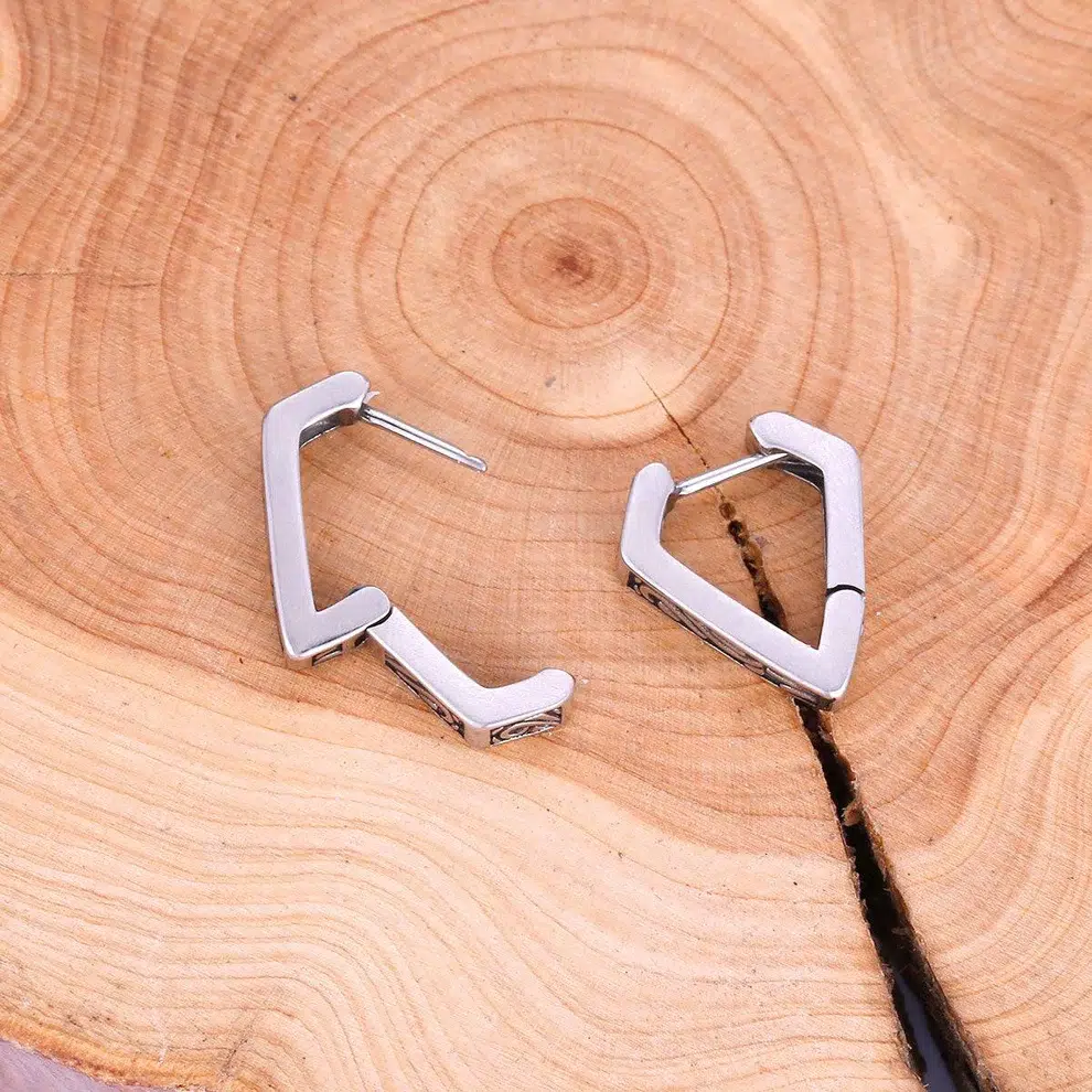 Boucles d'Oreilles Viking Triangulaires — vue 2